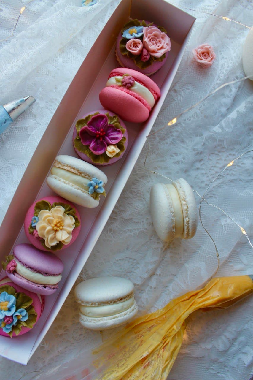 🌸 Macaron Box “Bloom 6”