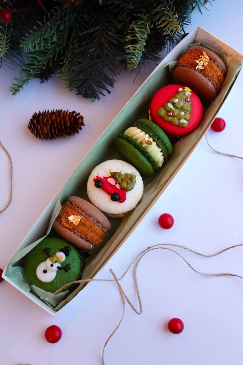 Christmas Macaron Box — 6 pcs - view 2