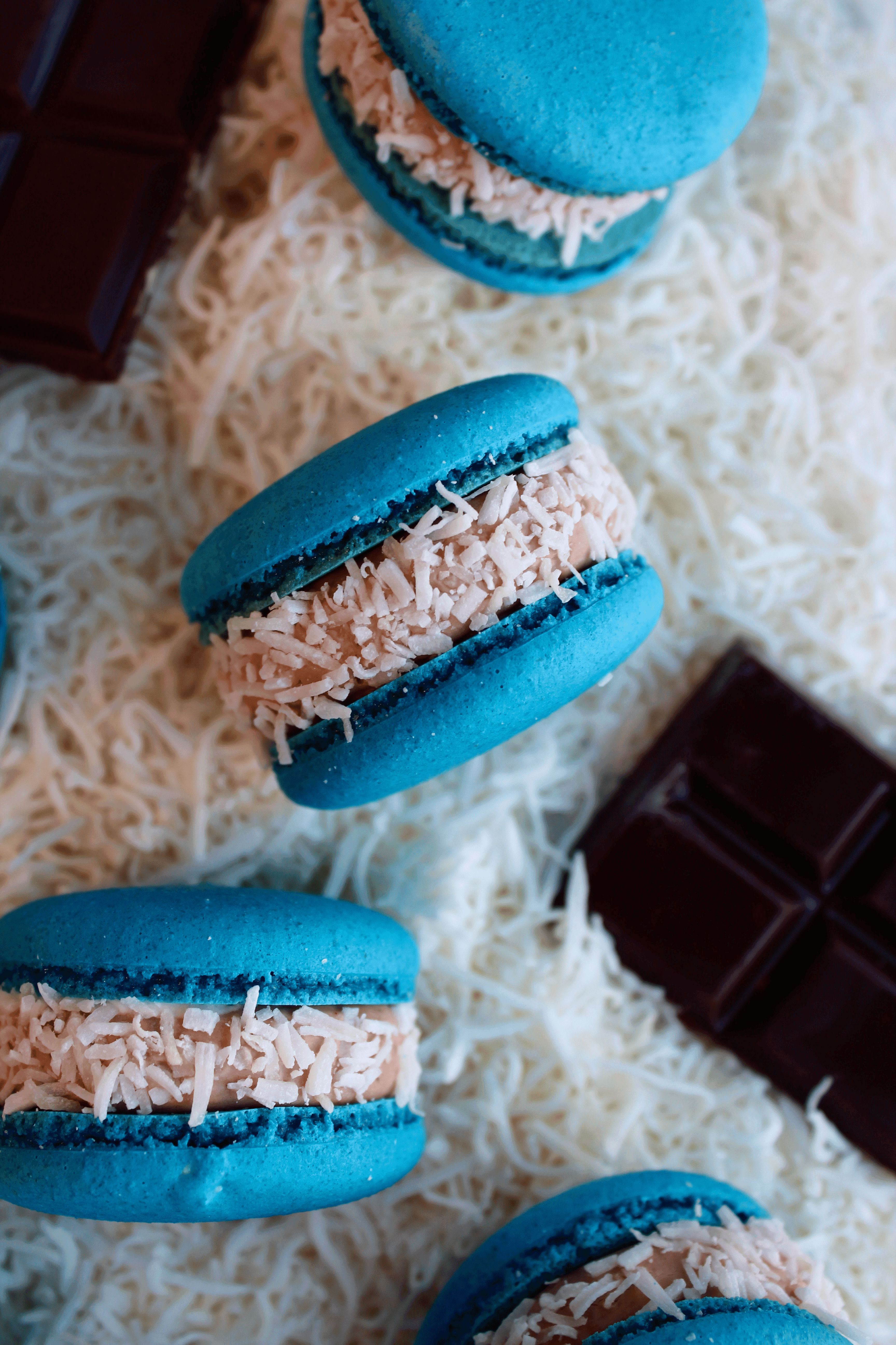 Bounty (Coconut & Chocolate) macaron
